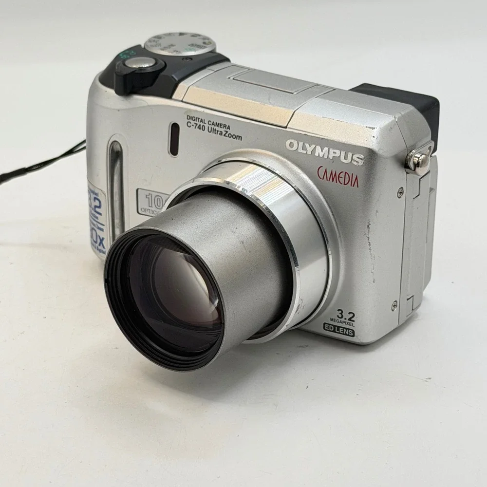 Olympus Camedia C-740 Ultra Zoom 3.2MP Digital Camera Silver 10x Optical Zoom